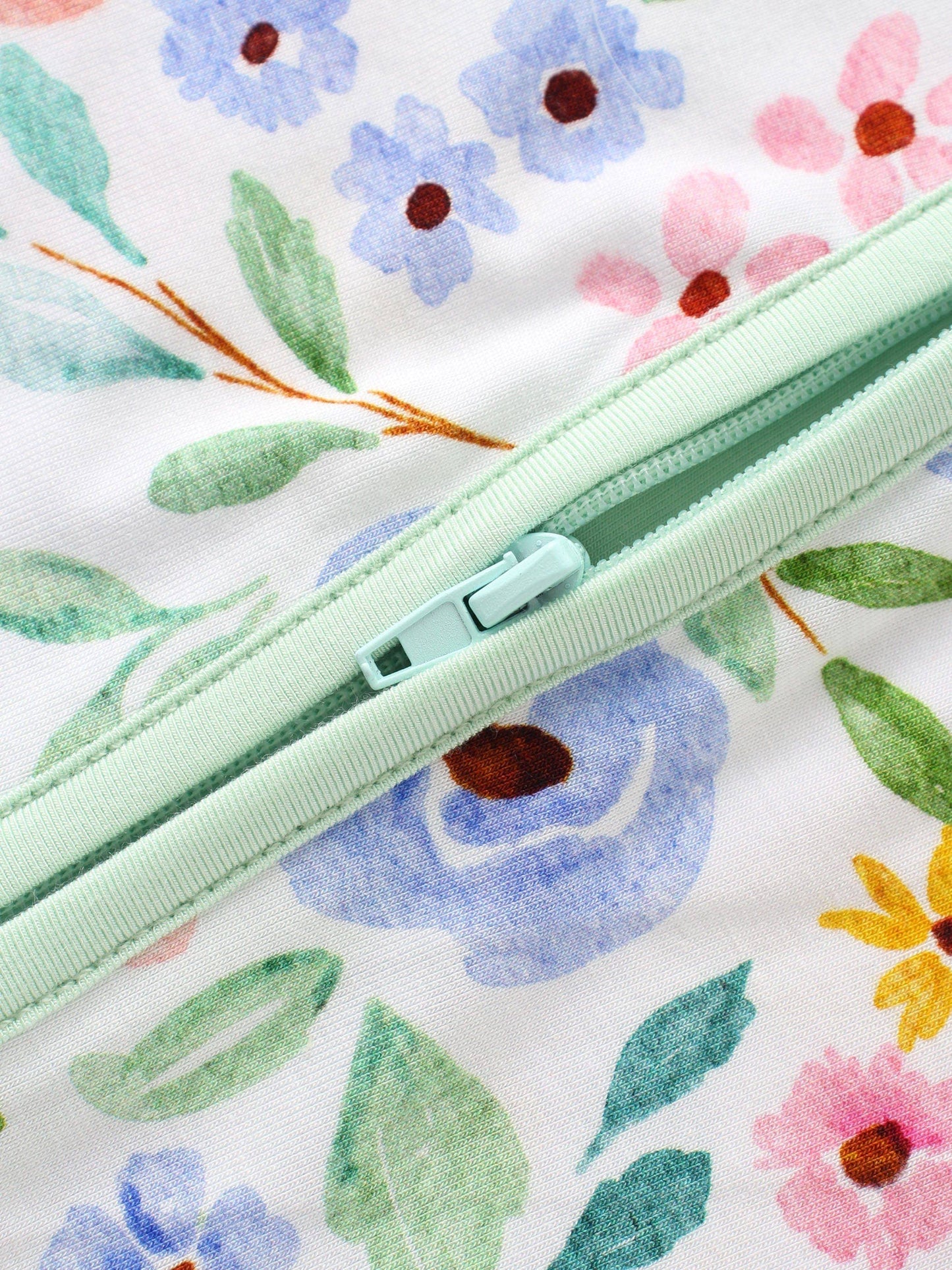 Ditsy Floral Bamboo Zippy